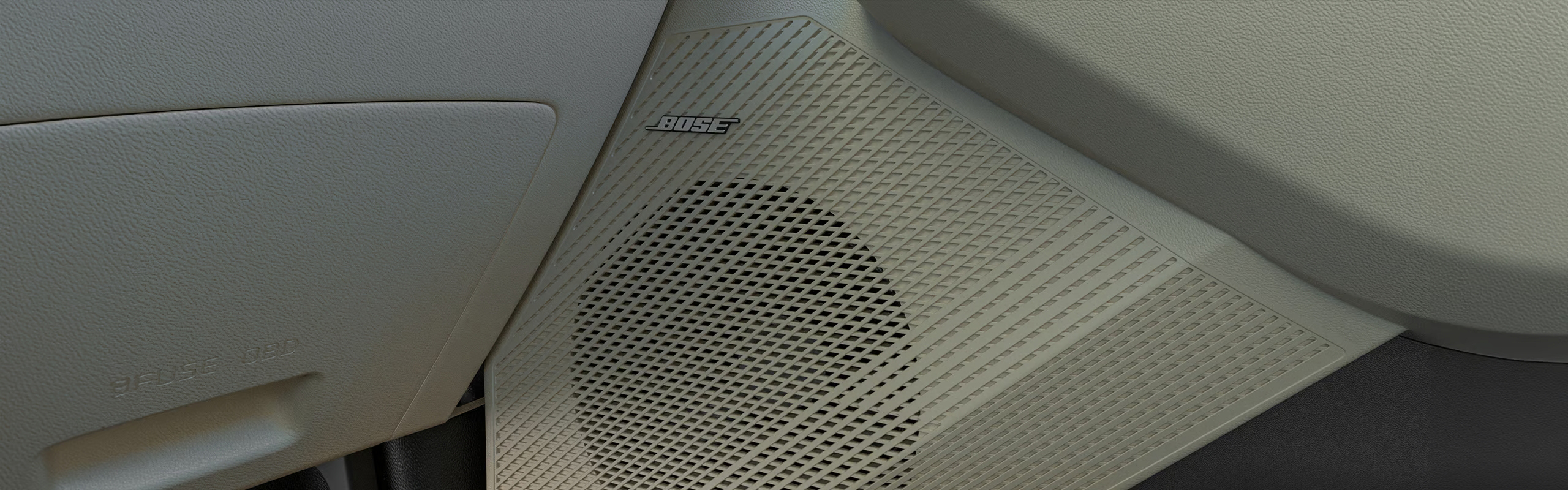 BOSE Premium Sound System with 8 Speakers